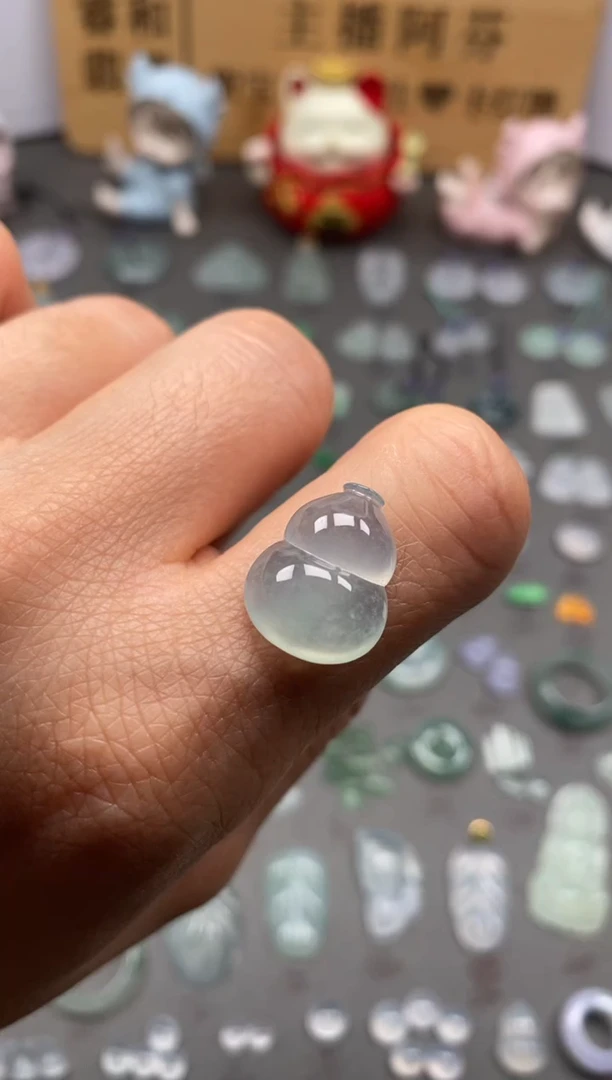 【闪购商品】翡翠颈饰未镶嵌冰葫芦/芬