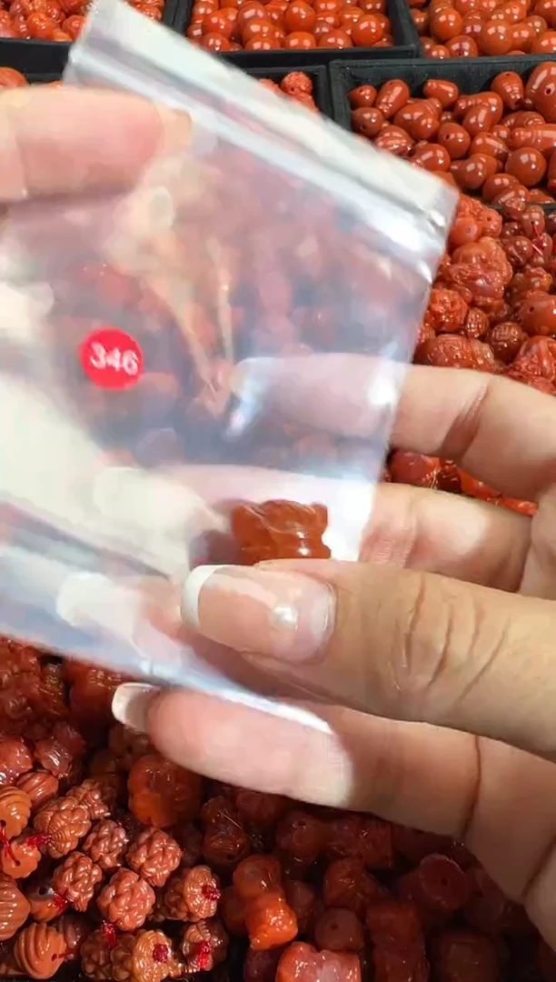 颈饰未镶嵌南红玛瑙1