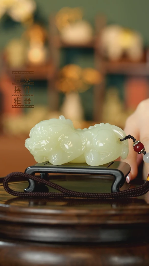 玉《纳福貔貅》摆件
