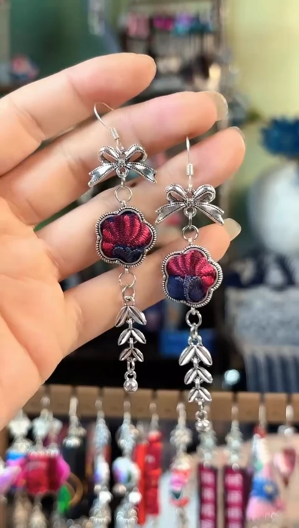 彩云南阁非遗老绣饰品601*