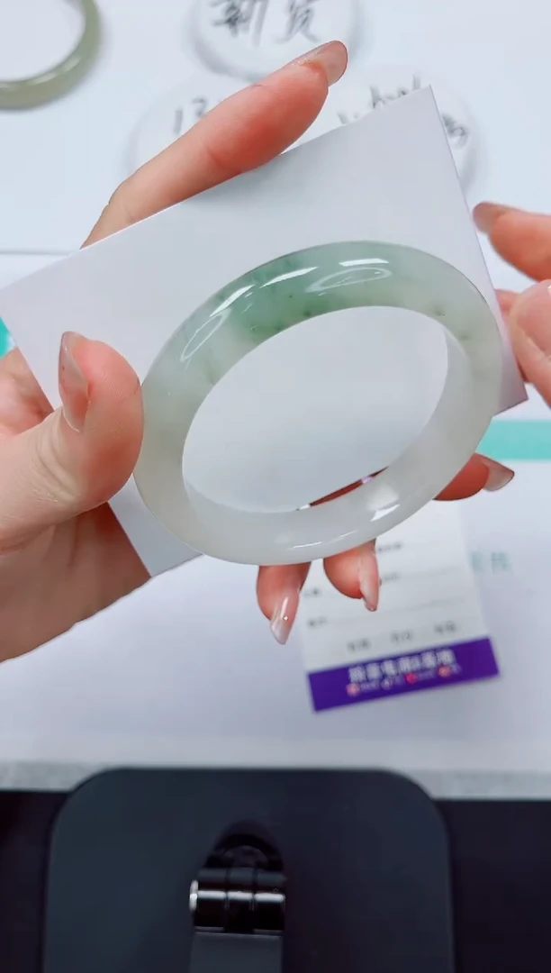 石英质玉手镯未镶嵌174/59