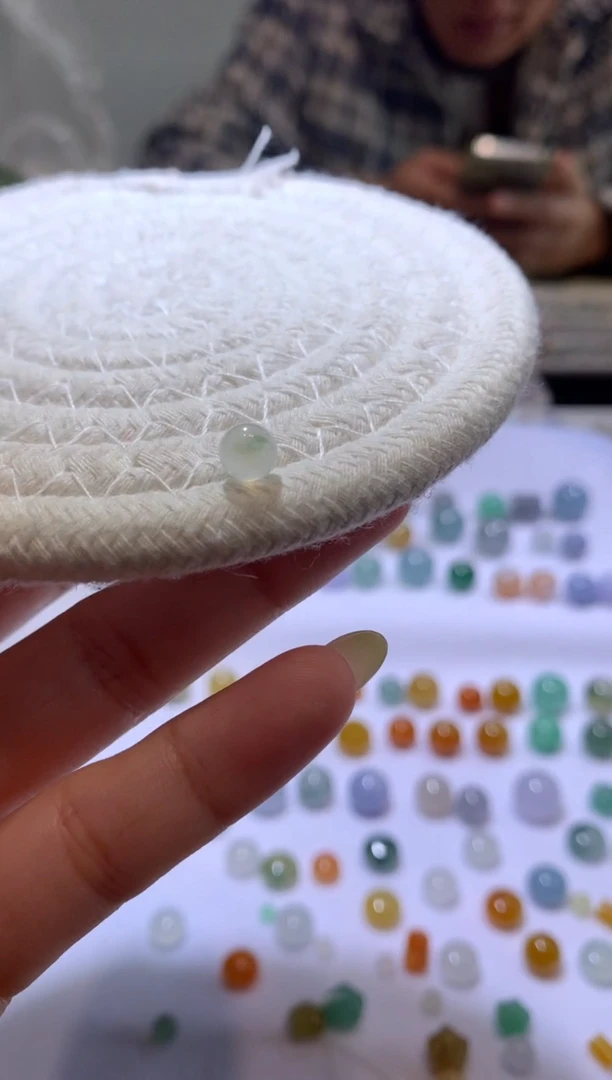 【闪购商品】定制翡翠未镶嵌6珠子