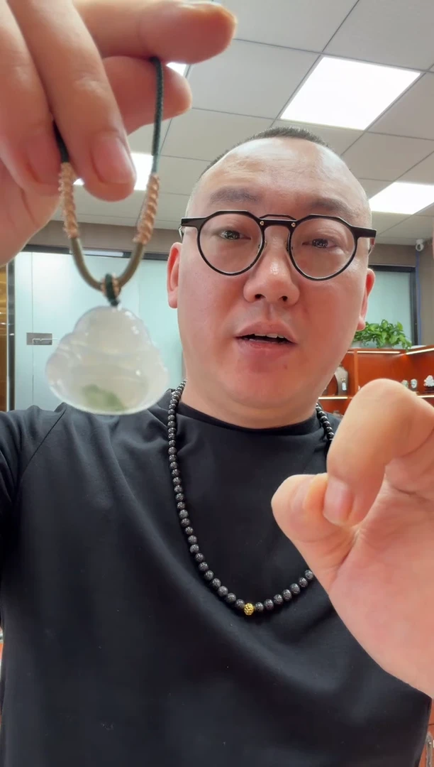 未镶嵌挂件翡翠A货翡翠多样性一件飘花佛公