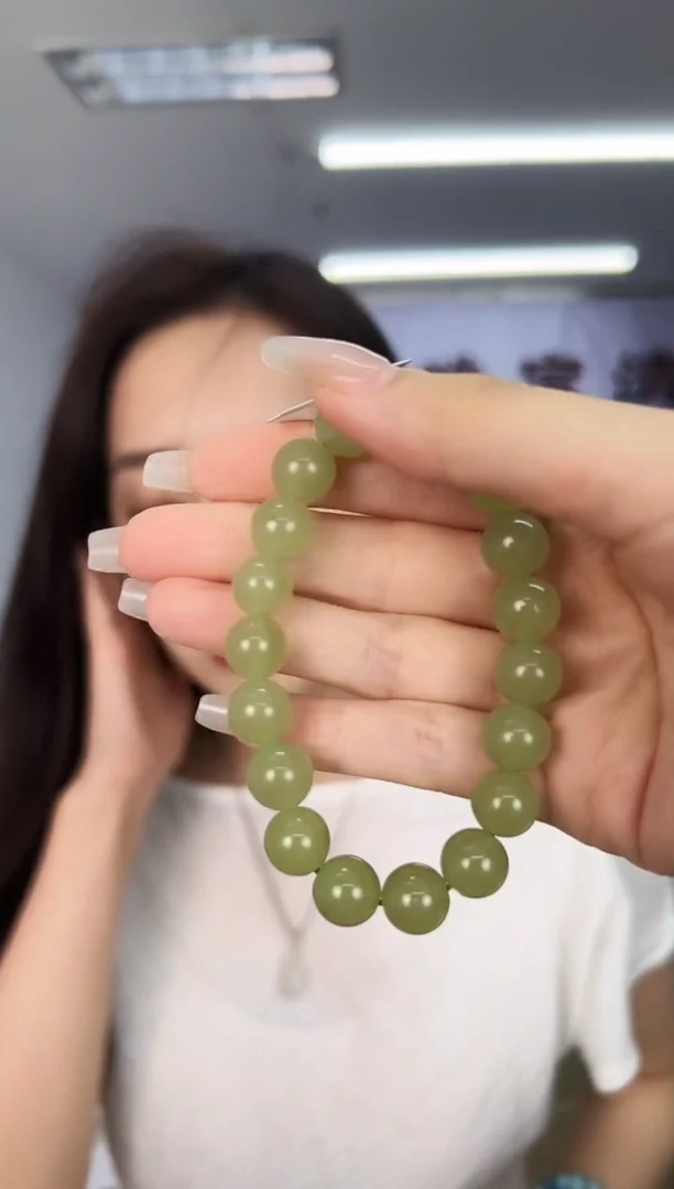 手链未镶嵌和田玉天然珠宝多样性发其一