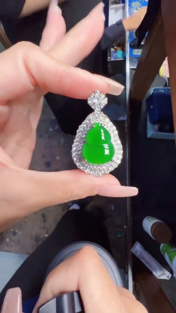 未镶嵌定制翡翠翡翠A货有轻微色差属于正常现象，葫芦多样性发货1