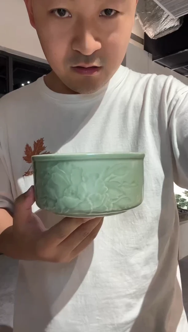 瓷微瑕大号保鲜盒一只