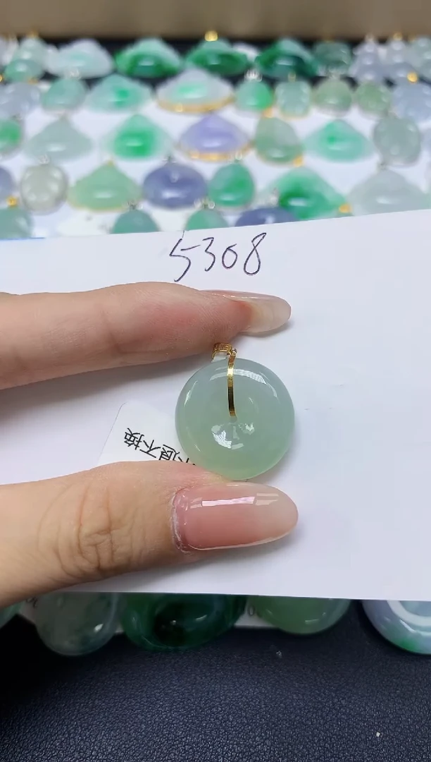 翡翠18K金镶嵌颈饰天然缅甸翡翠A货