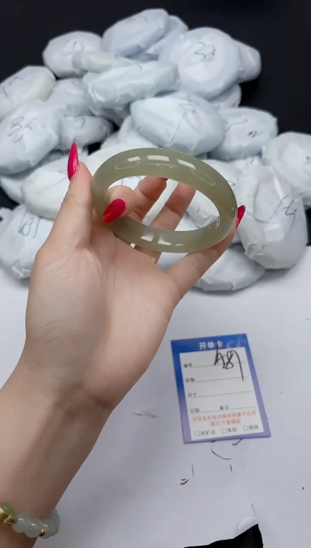 未镶嵌手镯石英质玉A87/6061