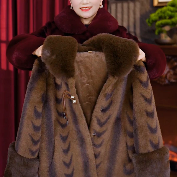2025皮毛一体中老年女装大衣高档仿皮草奶奶穿的貂绒外套宽松保暖
