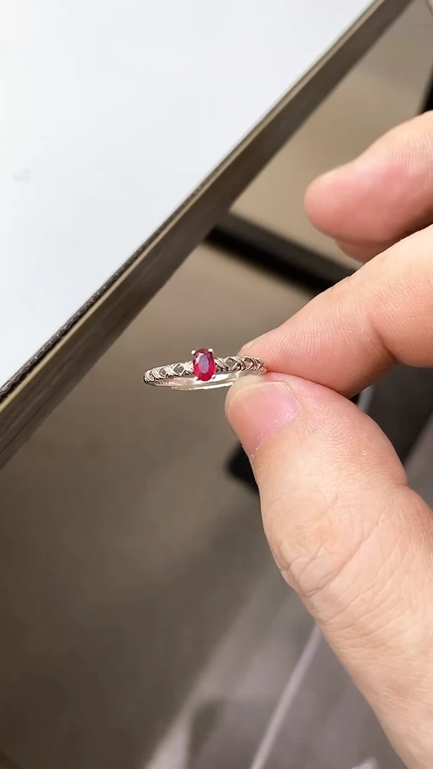 红宝石戒指银S925镶嵌天然红宝石戒指