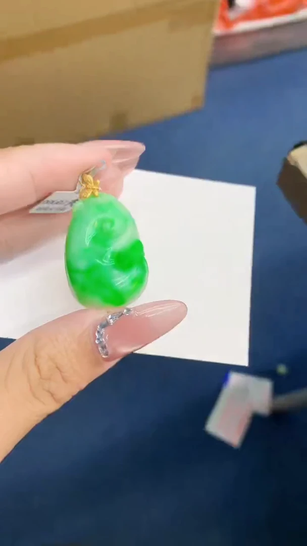 翡翠18K金镶嵌吊坠(不含链)1