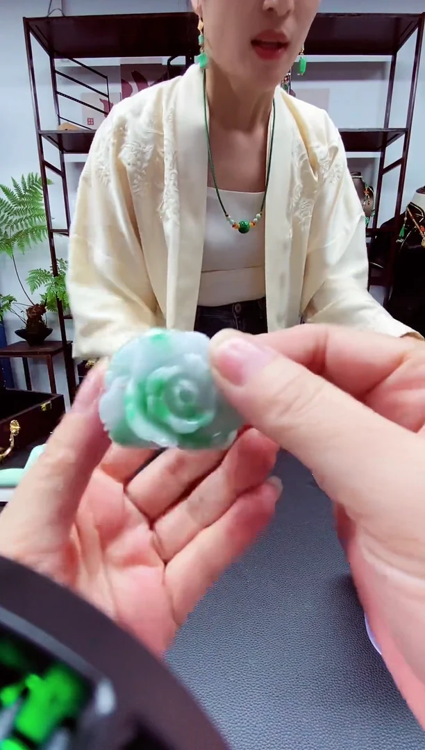 翡翠未镶嵌颈饰翡翠吊坠