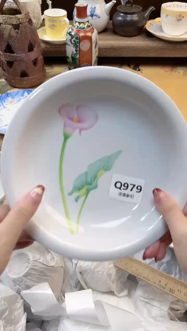 瓷片哈*兔 979