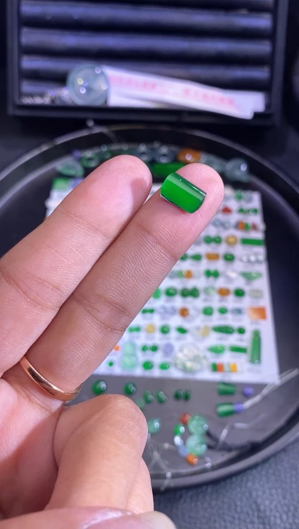 未镶嵌挂件翡翠柱子