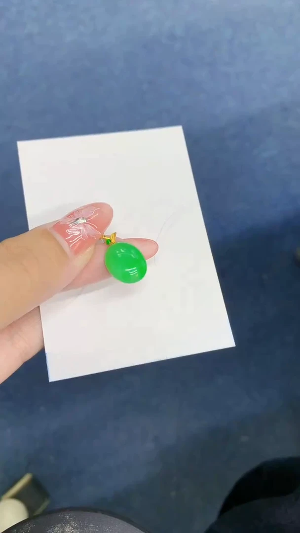 颈饰18K金镶嵌翡翠1