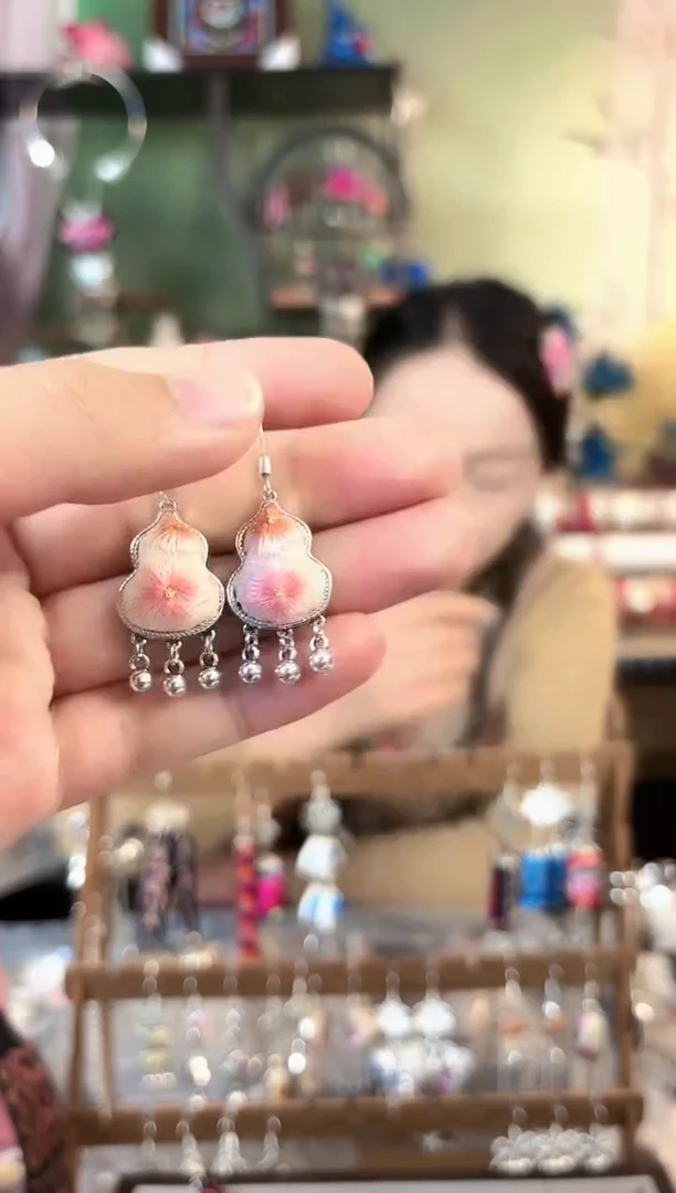 彩云南阁非遗老绣苗银饰品286