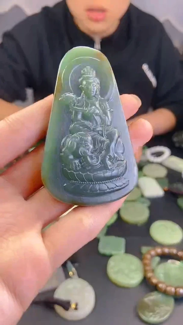 颈饰未镶嵌和田玉1