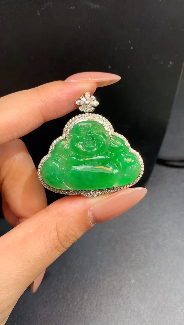 颈饰18K金镶嵌翡翠佛