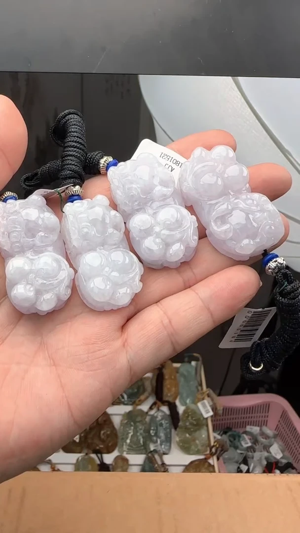 吊坠(赠链)未镶嵌翡翠天然缅甸A货翡翠（貔貅）多样性发其一