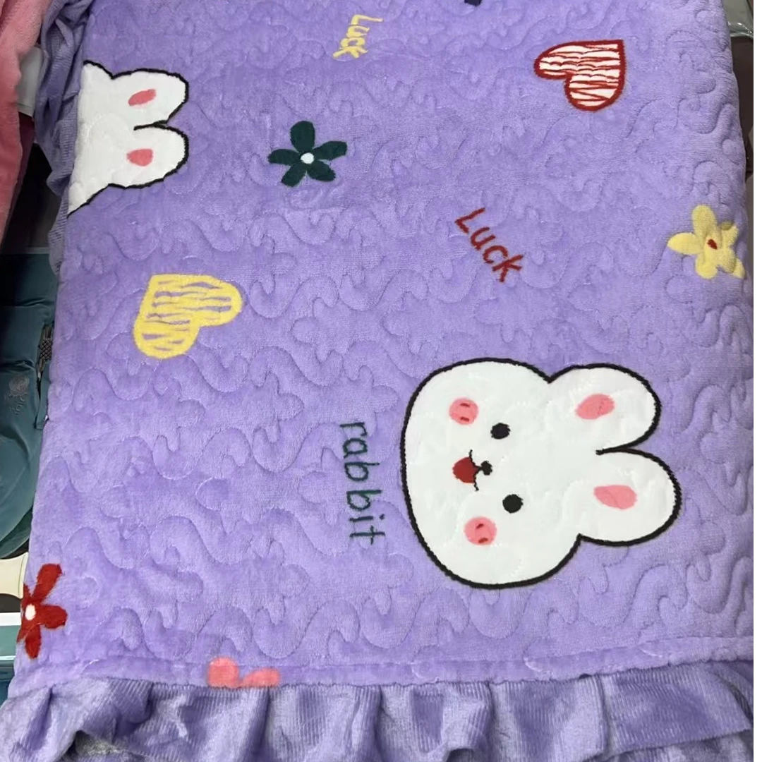 加厚牛奶绒花边盖毯