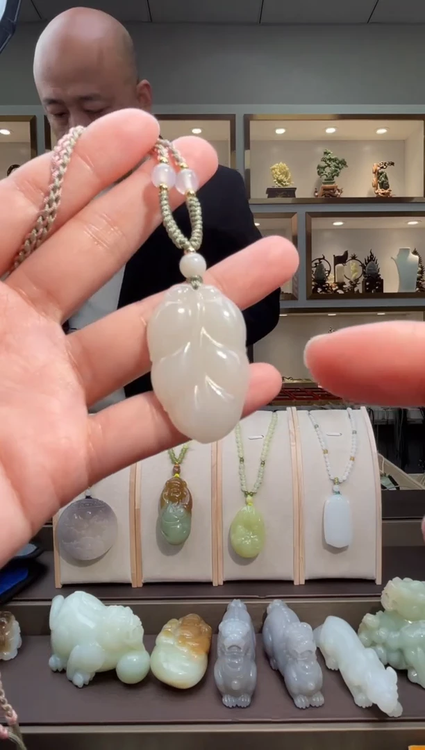 颈饰未镶嵌和田玉苏