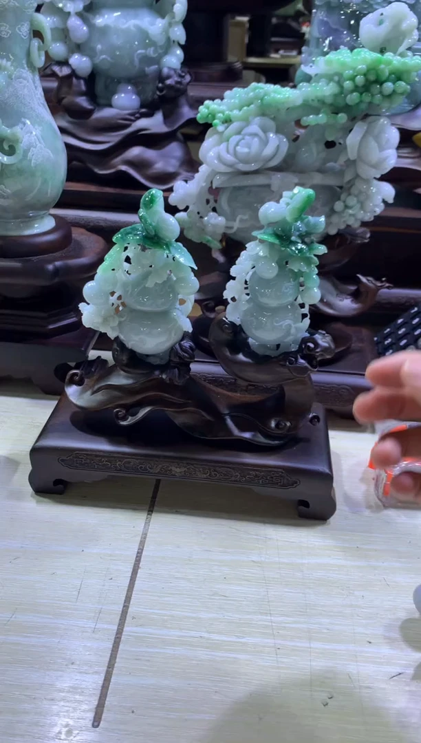 翡翠挂件未镶嵌用****3翡翠摆件