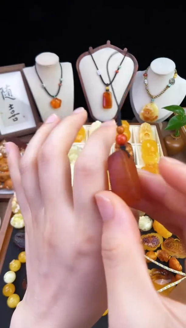 琥珀未镶嵌珠宝奇石柒月