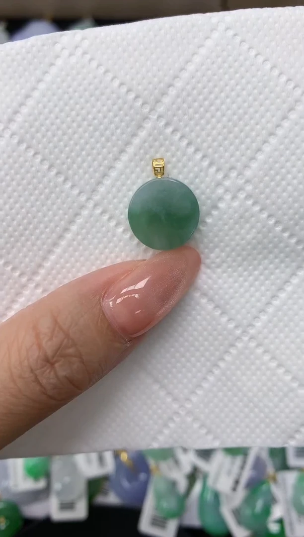 颈饰18K金镶嵌翡翠 1111111111