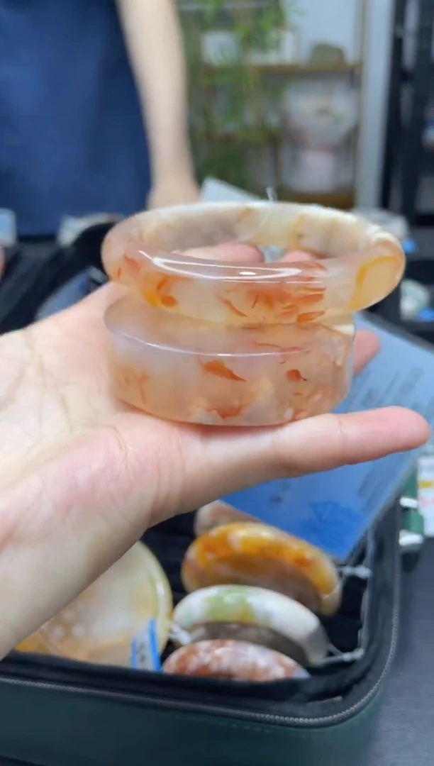 石英质玉手镯未镶嵌A85(59圈赠送镯心)