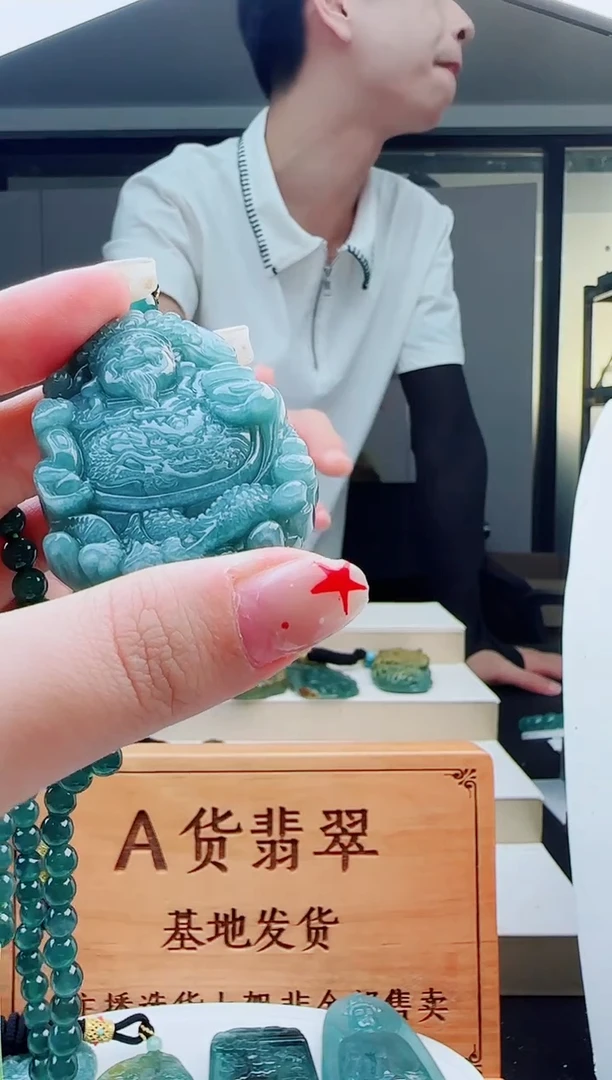 颈饰未镶嵌翡翠多样性发其中一