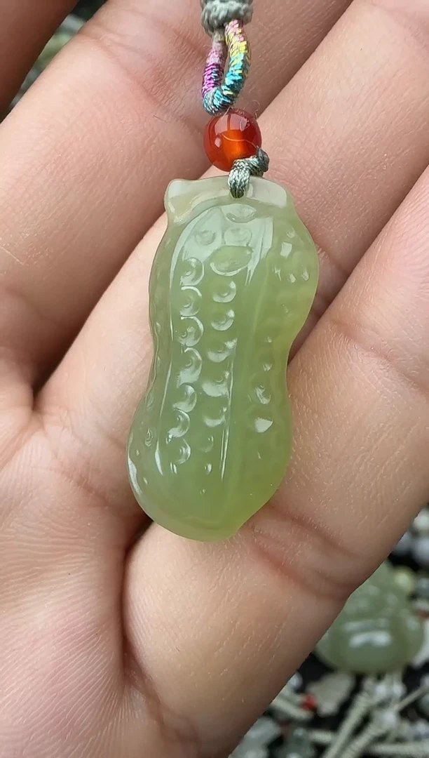 颈饰未镶嵌和田玉拍一发一