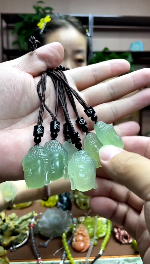未镶嵌岫玉吊坠多样性发货发其中之一