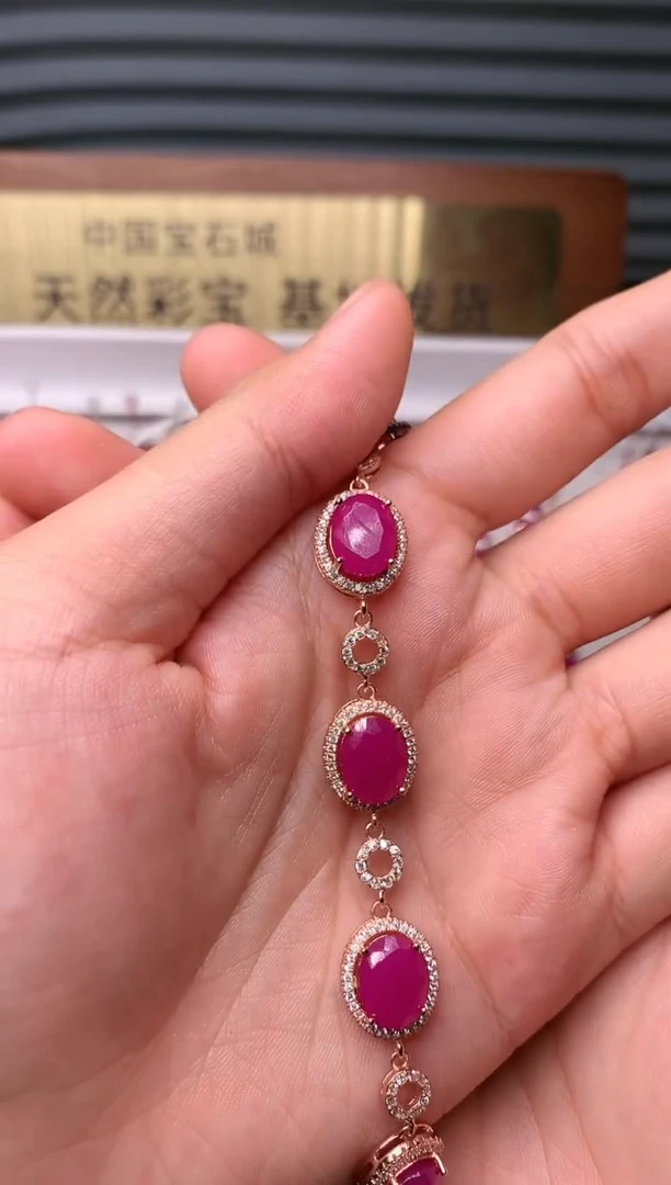 【闪购商品】红宝石手链银S925镶嵌........