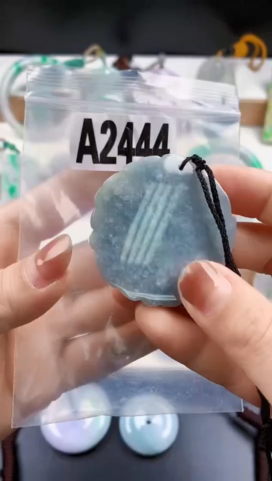 颈饰未镶嵌翡翠天然翡翠吊坠挂件