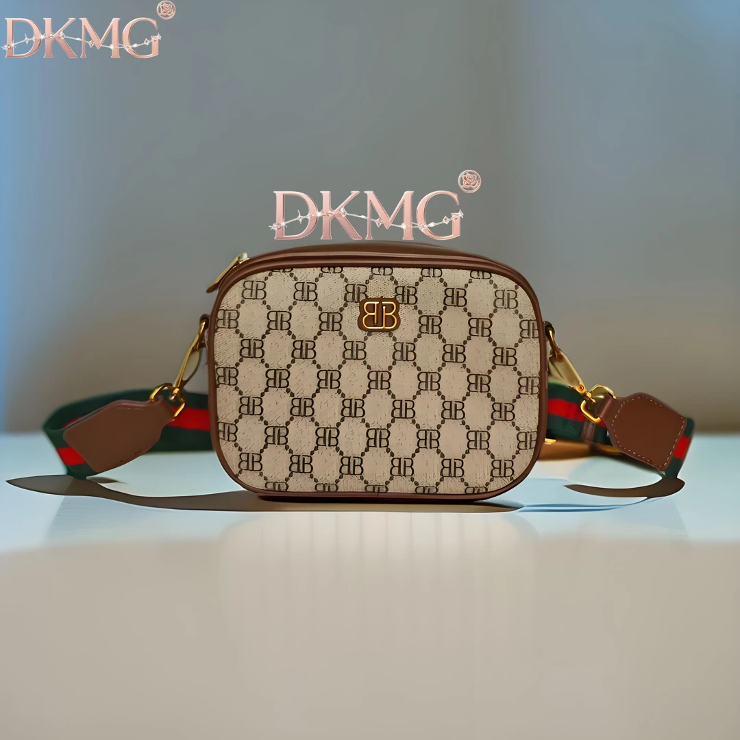 2025新款潮时尚女包宽肩带斜挎包小众爆款复古小方包小包包4971