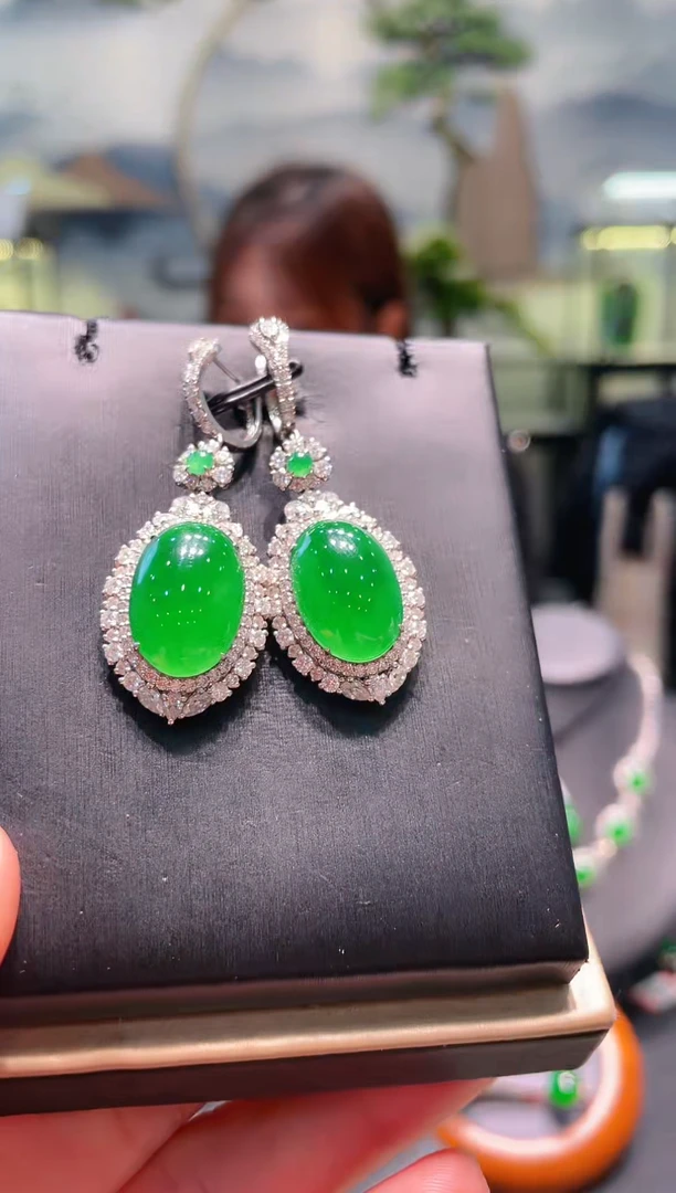 【闪购商品】翡翠颈饰18K金镶嵌A74天然A货翡翠