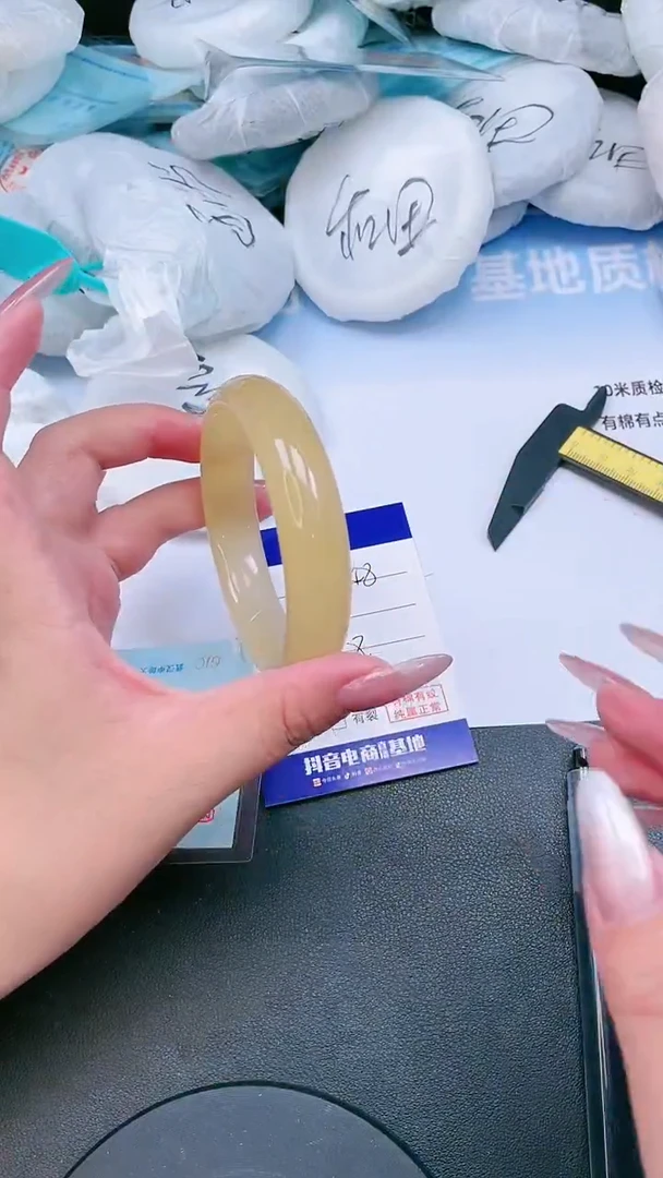 未镶嵌手镯石英质玉24T148-55