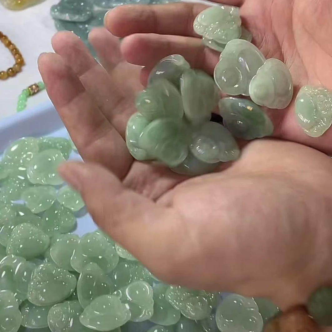 【玉经纶】-70692/Q263-天然A货翡翠吊坠-多样性发其—