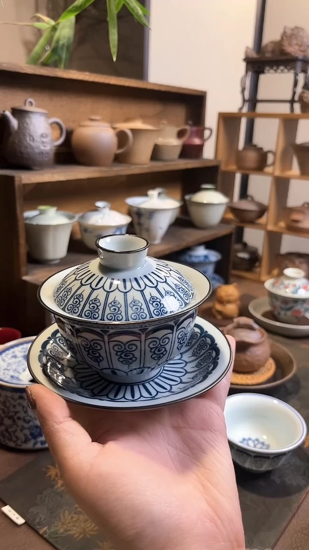 【闪购商品】其他青花卷草纹三才盖碗