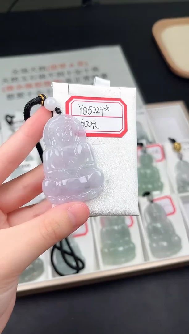 翡翠未镶嵌颈饰YQ5029翡翠春彩中大观音