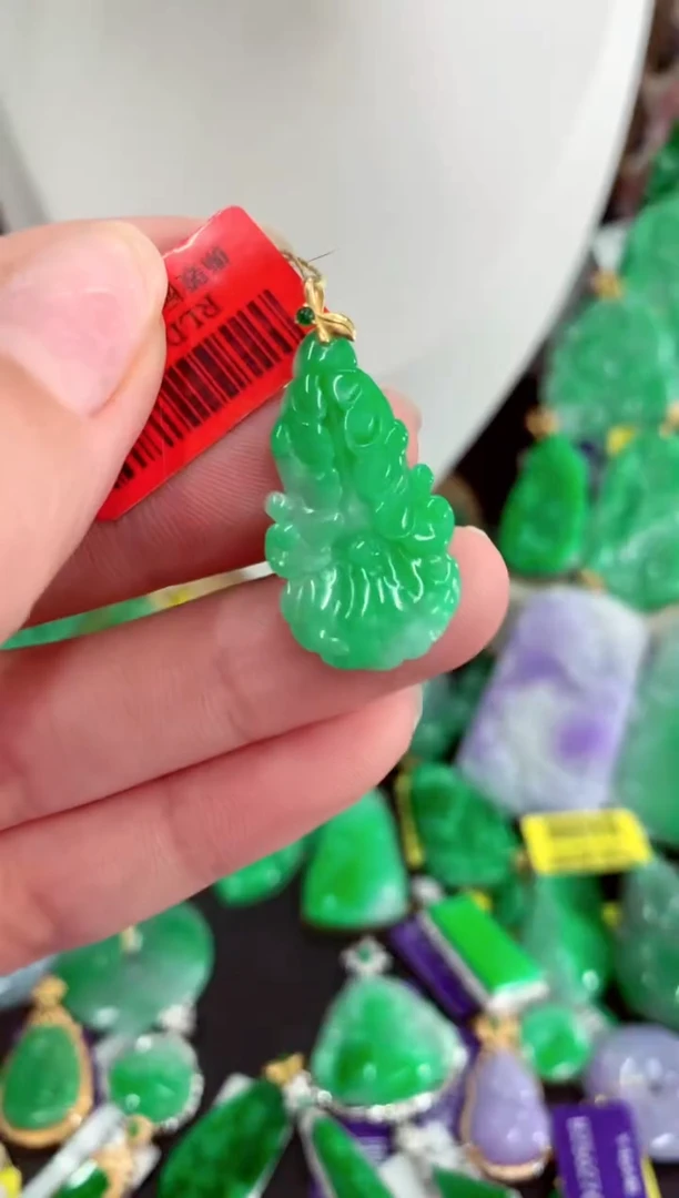 翡翠18K金镶嵌吊坠(不含链)挂件