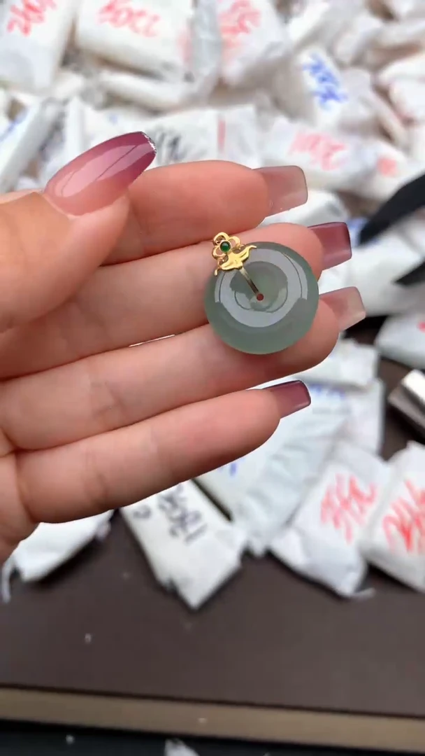 【闪购商品】翡翠挂件18K金镶嵌—