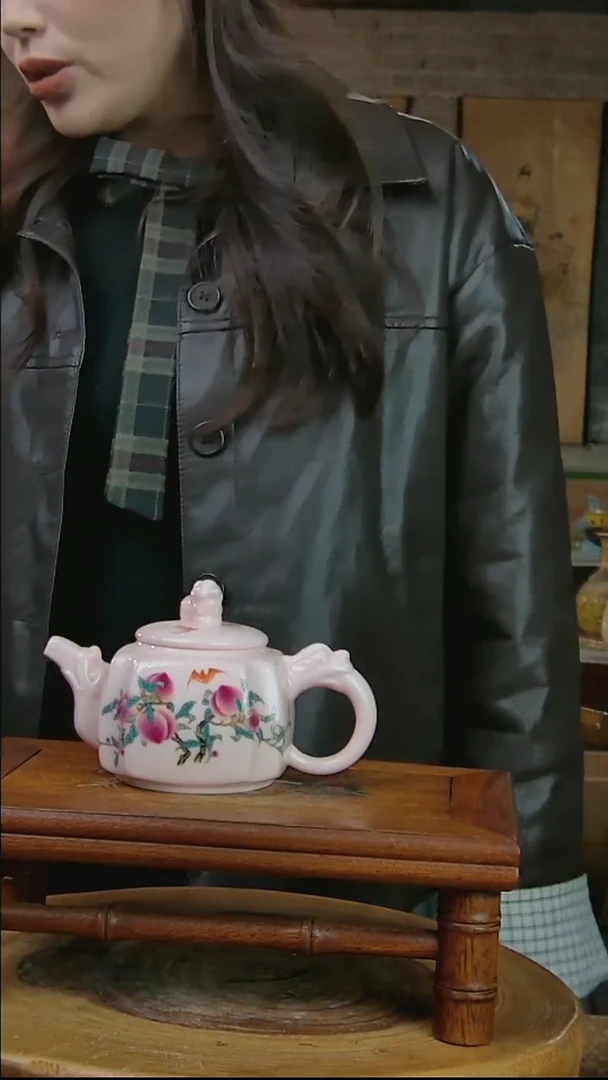 摆件陶红稀土寿桃龙壶