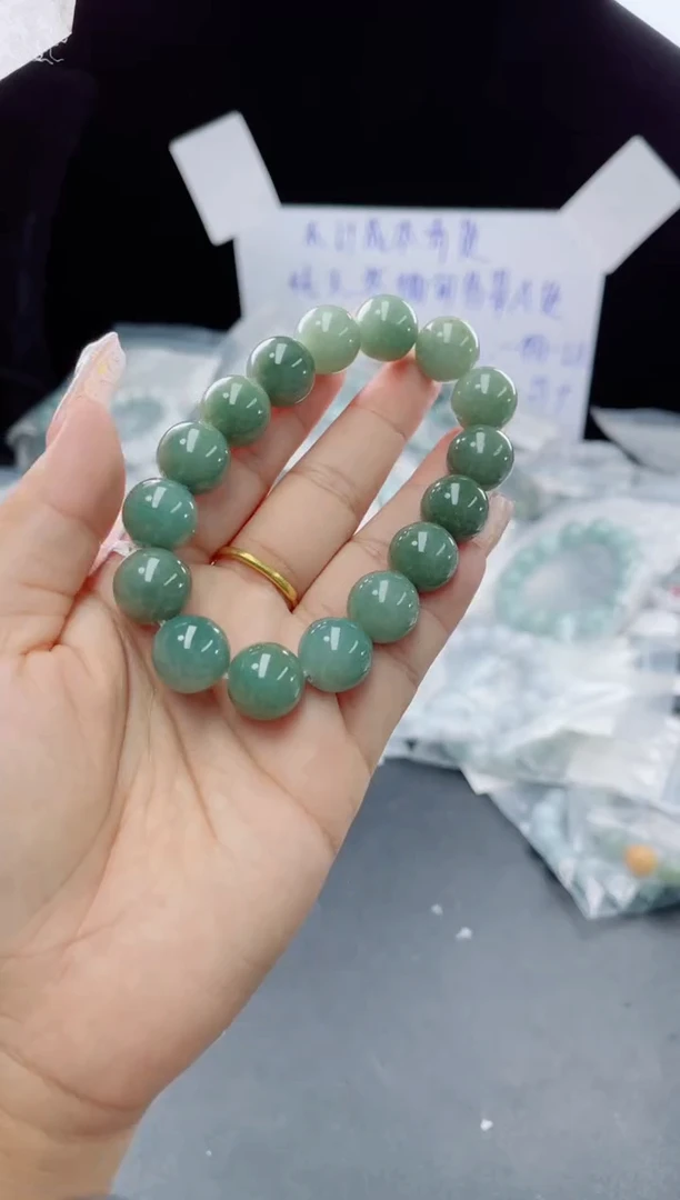 未镶嵌戒指翡翠珠串