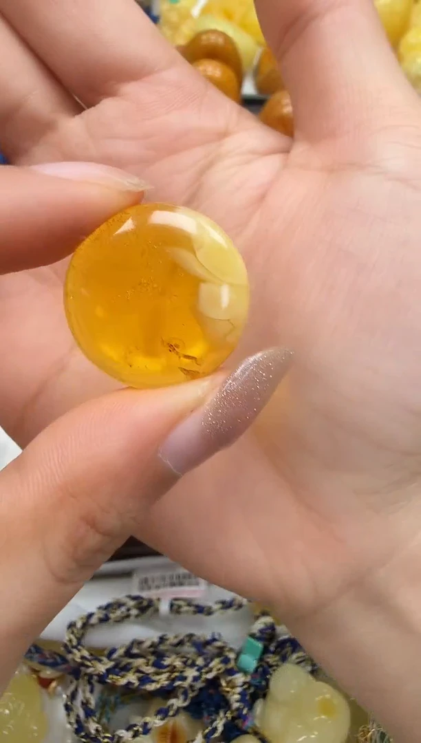 裸石琥珀未镶嵌如图