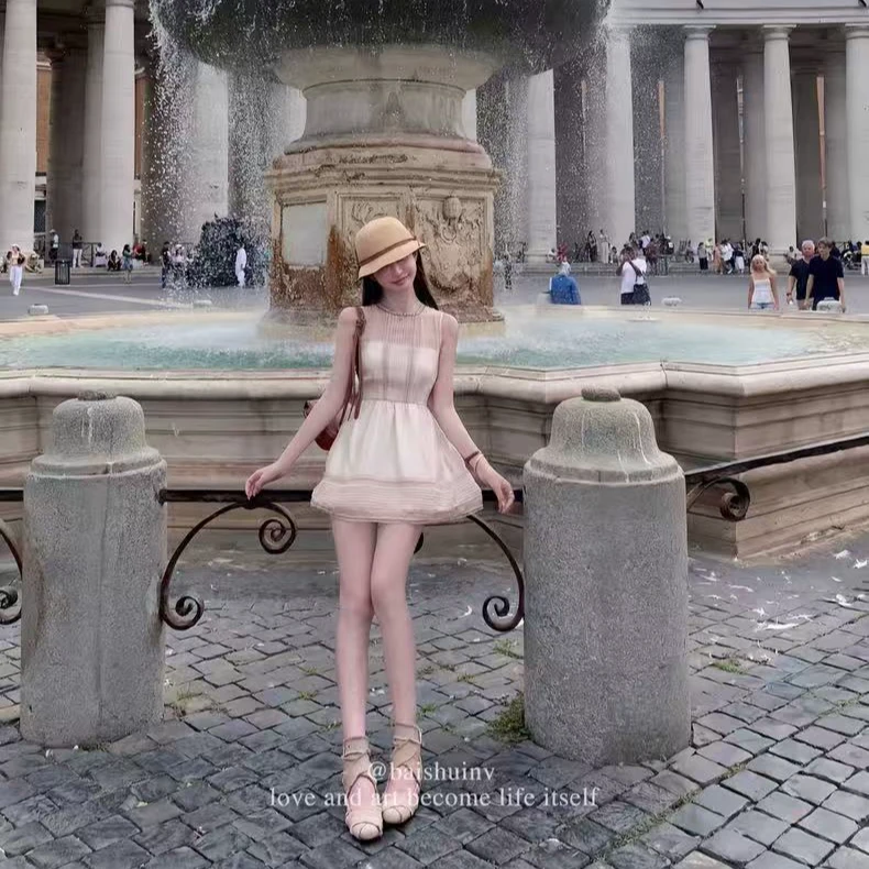 2025秋季新款法式千金风甜美气质减龄背心连衣裙收腰显瘦A字短裙
