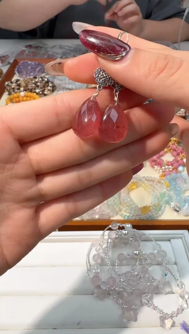 【闪购商品】石英质玉手链银S925镶嵌K004草莓晶水滴耳勾一对