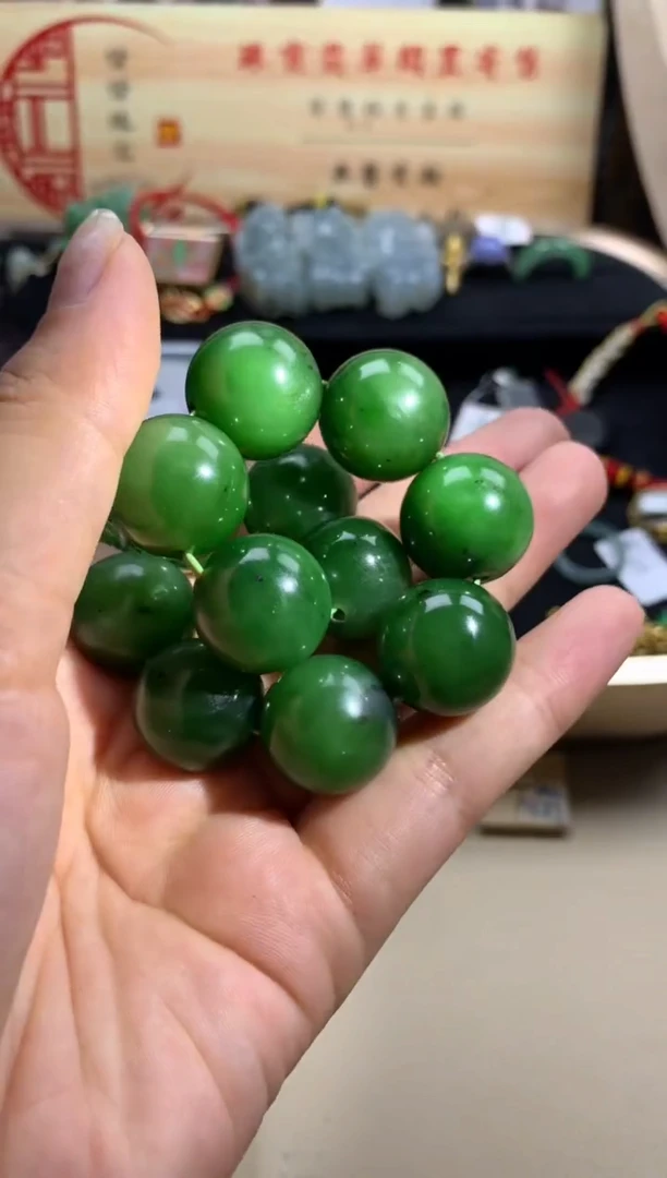 颈饰未镶嵌和田玉//////////