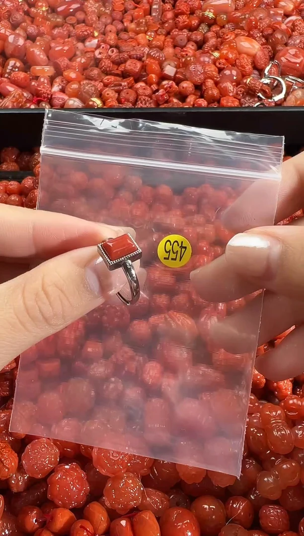 颈饰未镶嵌南红玛瑙1