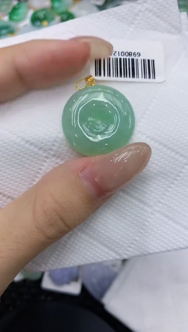 翡翠18K金镶嵌颈饰111111111111